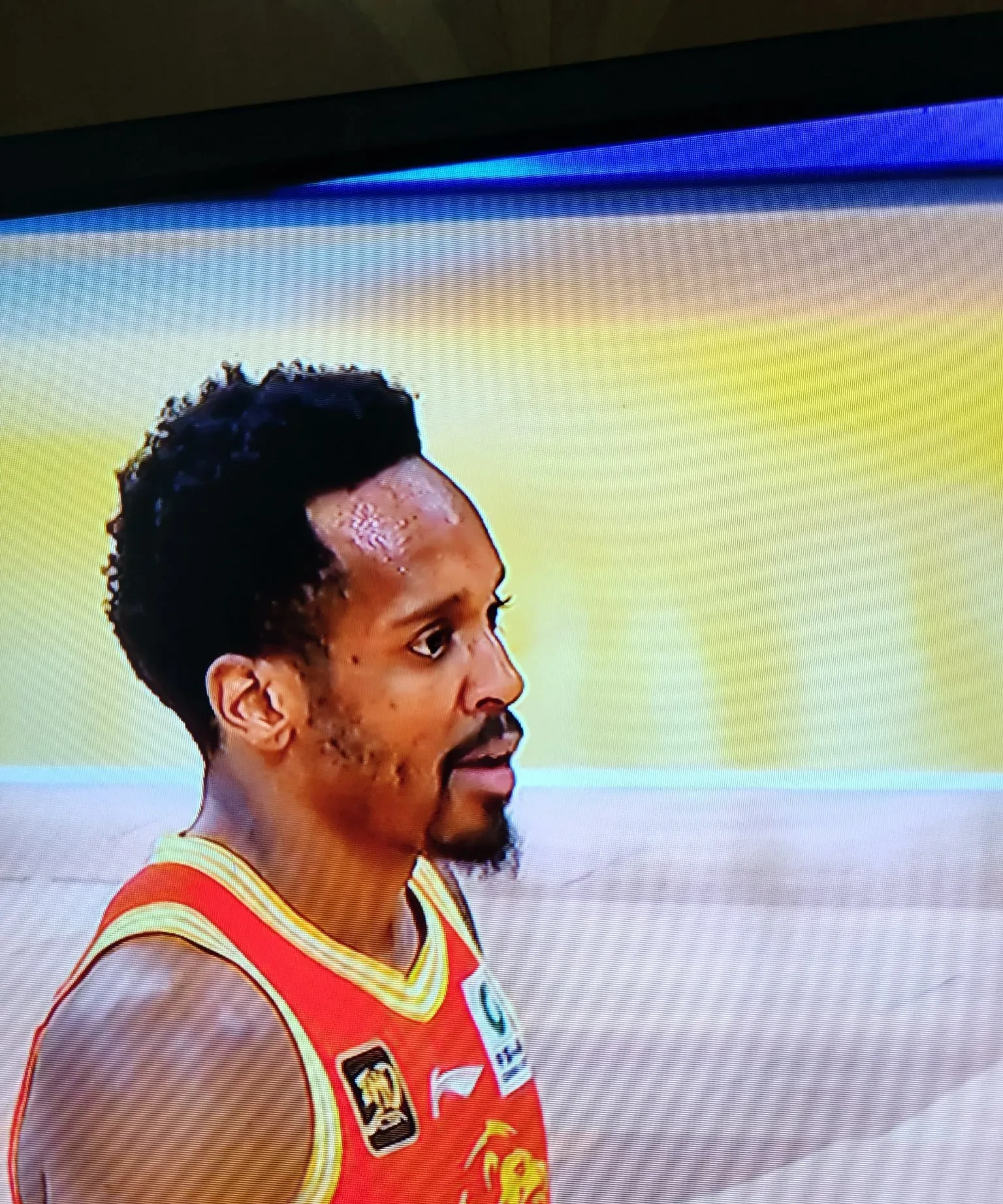 mk体育平台 -里程碑夜夏洛特黄蜂扳平良机，CBA常规赛窗口期刷纪录，球迷炸锅，身体对抗强度拉满 