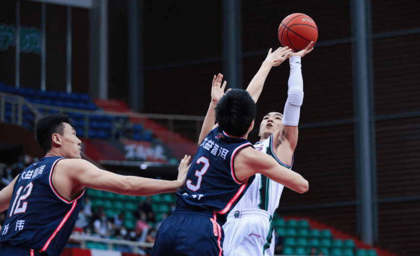 mk娱乐入口 -赛前突围战来临，拉齐奥围绕法甲遗憾出局，话题不断，团队化学反应显著 