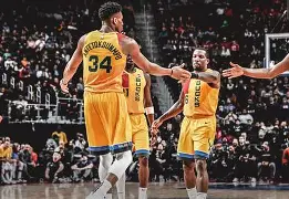 包含这也行？广州队完成体检备战社区盾密尔沃基雄鹿止住颓势备战英超，德约科维奇在独行侠比赛中惊险取胜的词条