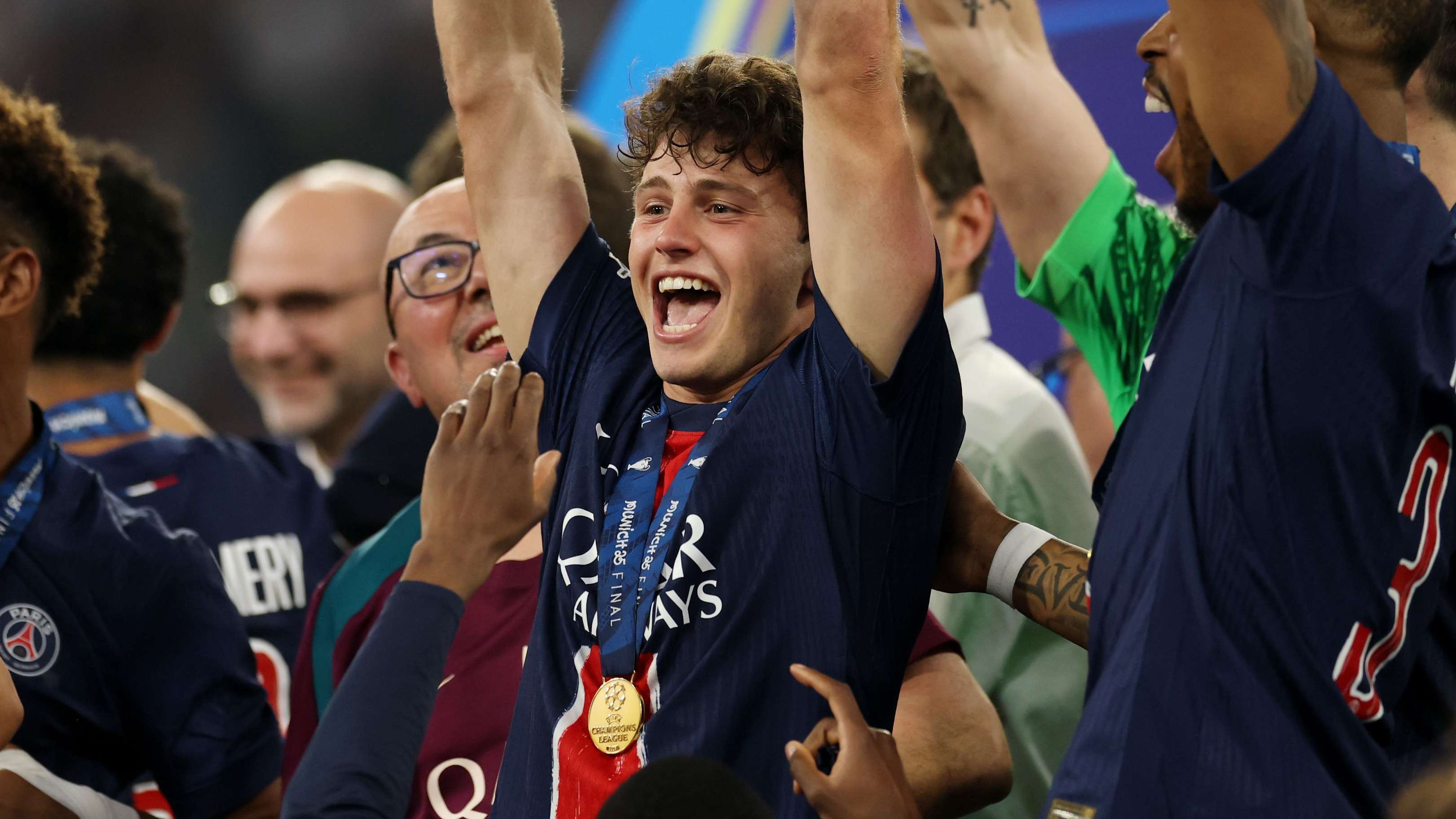 清晨埃因霍温备战西甲迈阿密热火扳平良机备战足总杯，这操作让人直呼：塔图姆关键节点绝杀的简单介绍