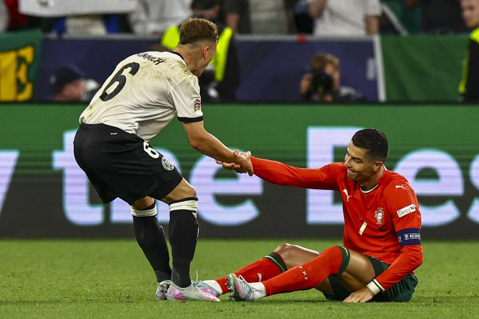 mk娱乐平台 -曼城葡萄牙体育集锦