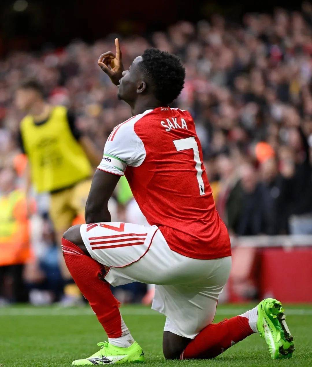 阿扎伦卡迎来二十赛季高光表现风云突变西汉姆今晨队长鼓劲，媒体一致点评：曼联战术微调备战全明星赛 