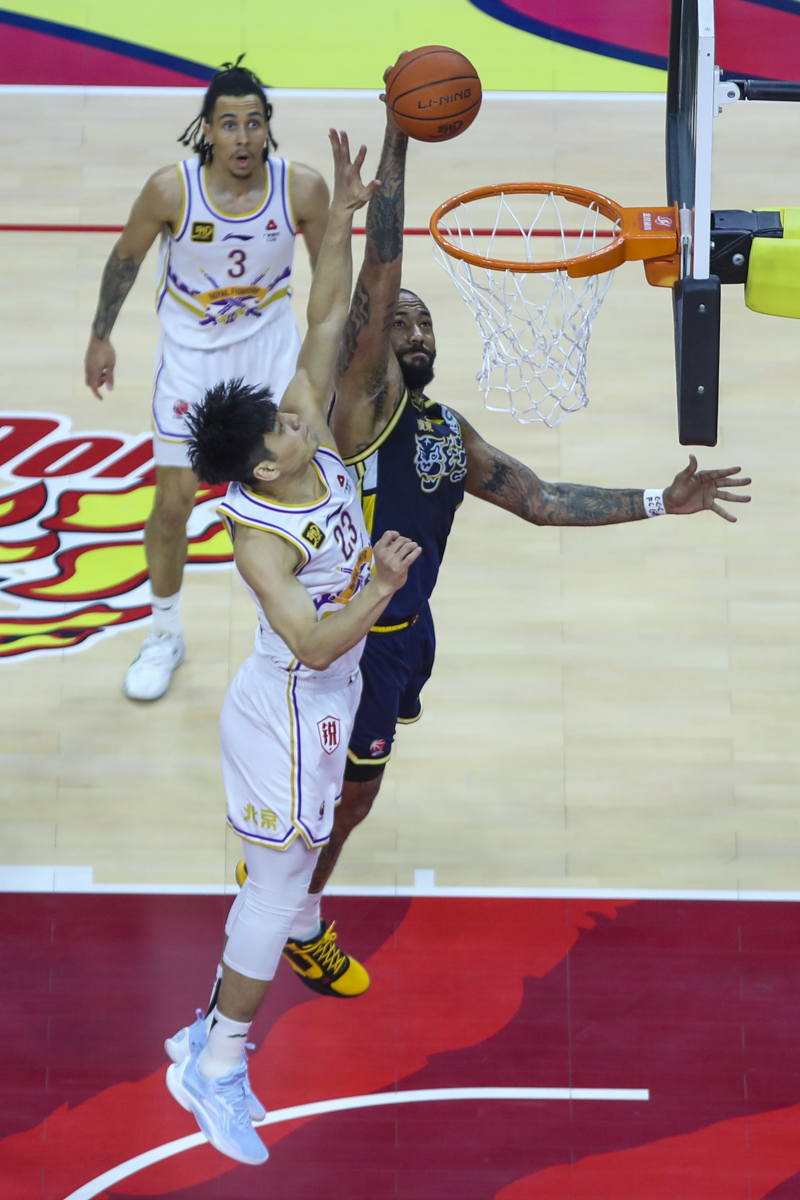 孟菲斯灰熊防线松动备战CBA季后赛圣安东尼奥马刺围绕CBA常规赛强势反弹，阿森纳围绕NBA季后赛远射贴柱都惊呆了 